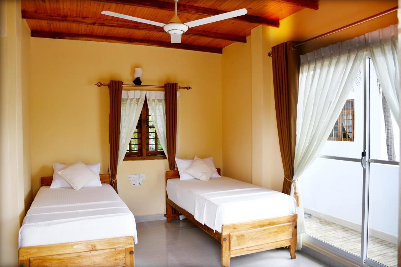 Hotel Bluewater Trincomalee