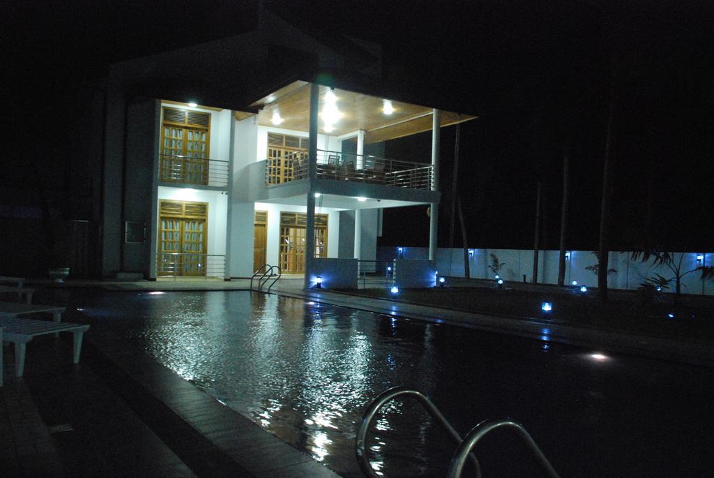 Bluewater Hotel Trincomalee